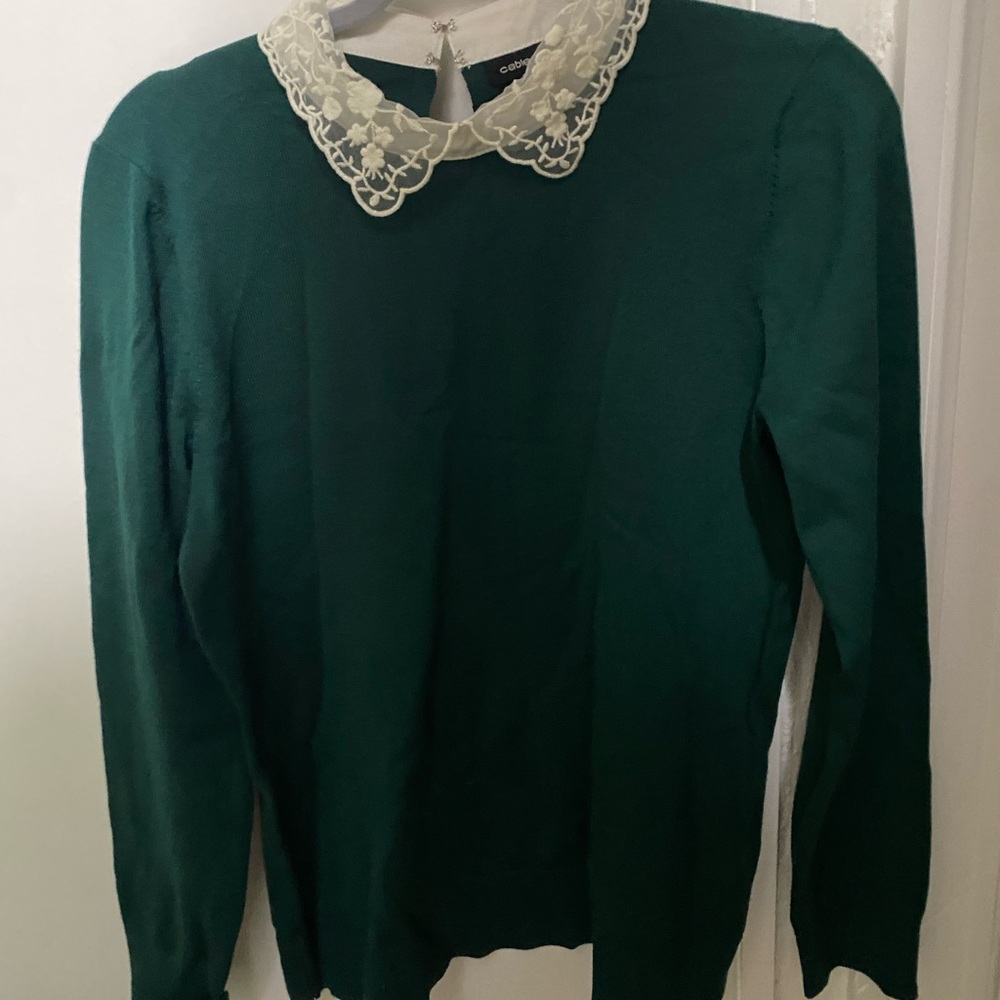 Green Sweater with Lace Collar